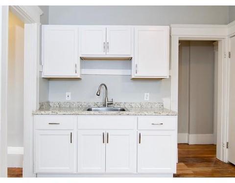 56 Horace St, Springfield, MA 01108 photo 8