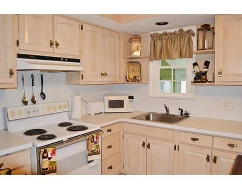 61 Ashbrook St, Springfield, MA 01118 photo 6