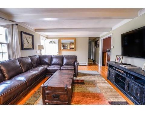 23 Everett St, Franklin, MA 02038 photo 4