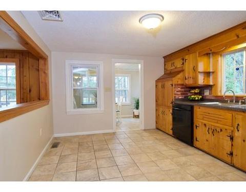 130 Cooley St, Springfield, MA 01128 photo 7