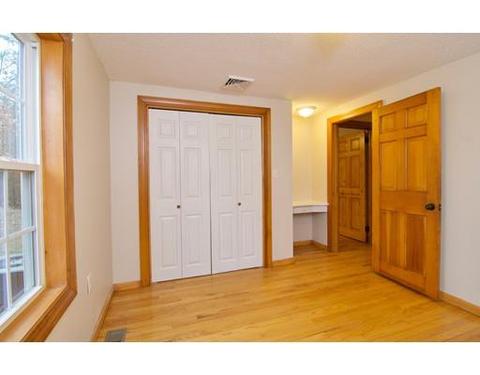 130 Cooley St, Springfield, MA 01128 photo 17