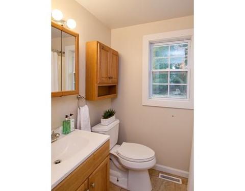 130 Cooley St, Springfield, MA 01128 photo 18