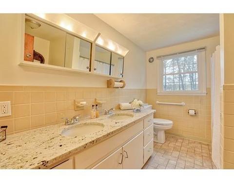 88 Loomis Dr, Chicopee, MA 01020 photo 6