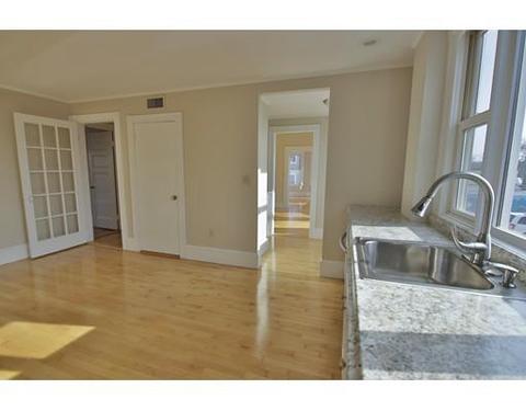 6 Chestnut St #1, Gloucester, MA 01930 photo 8