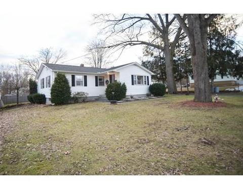 40 Gardner Rd, Chicopee, MA 01013 photo 2