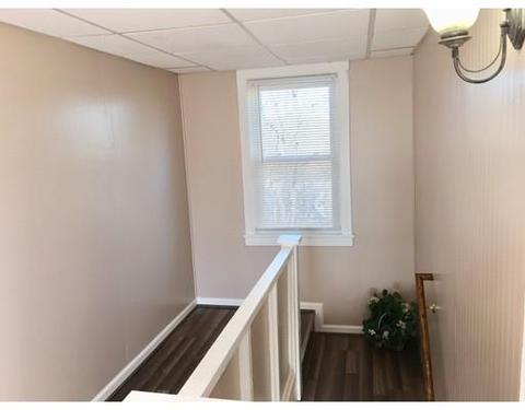 81 Maple St, Chicopee, MA 01020 photo 14