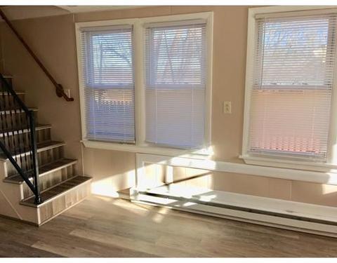 81 Maple St, Chicopee, MA 01020 photo 8