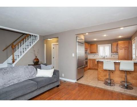 46 Pheland St, Springfield, MA 01109 photo 8