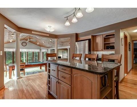 15 Thayer St, Upton, MA 01568 photo 5