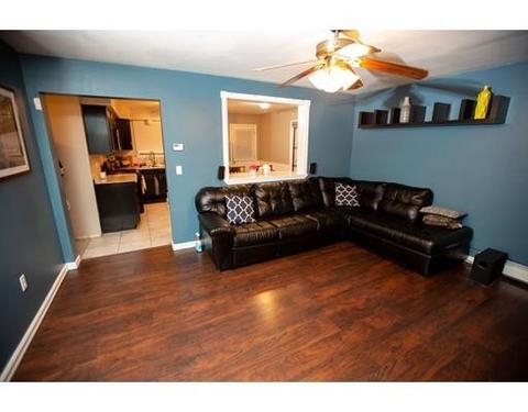 49 Standish St, Worcester, MA 01604 photo 2