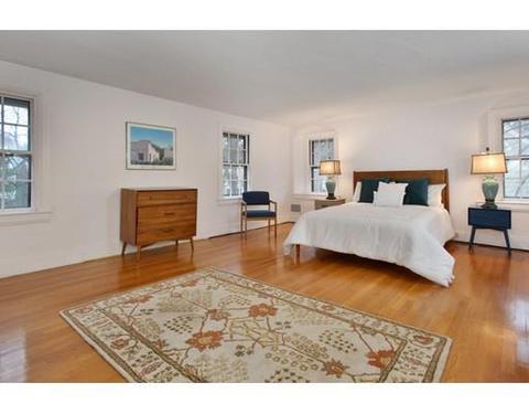 11 Willow Cres, Brookline, MA 02445 photo 8