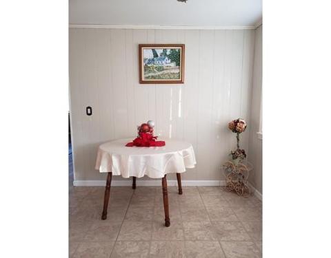 27 Timothy Cir, Springfield, MA 01119 photo 2
