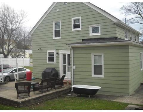 124 Riverview St, Fall River, MA 02724 photo 4