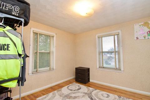 74 Brighton St, Springfield, MA 01118 photo 21