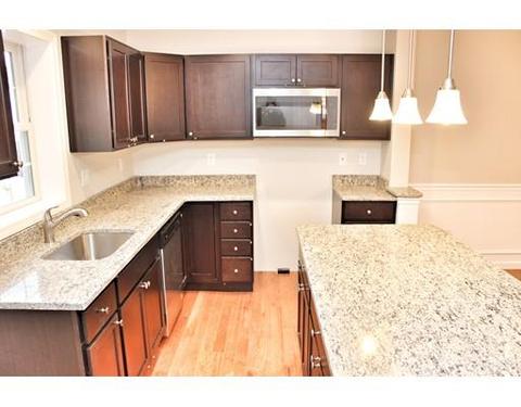 11 S Maxwell Ct, Worcester, MA 01607 photo 8