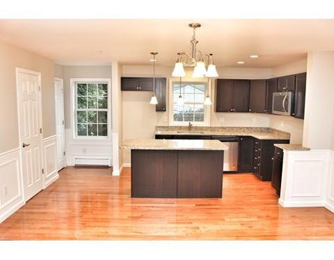 11 S Maxwell Ct, Worcester, MA 01607 photo 5