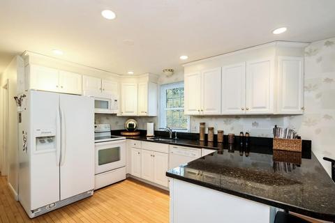 9 Wintergreen Rd, Mashpee, MA 02649 photo 4