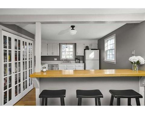 3 Berkley Cir, Hingham, MA 02043 photo 4