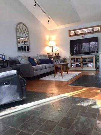 300 Putnam Hill Rd, Sutton, MA 01590 photo 5