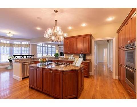 6 Stonegate Ln, Dover, MA 02030 photo 2
