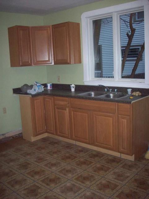 22 Byron St, Springfield, MA 01109 photo 2