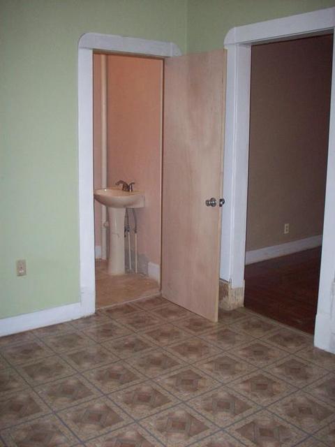 22 Byron St, Springfield, MA 01109 photo 3