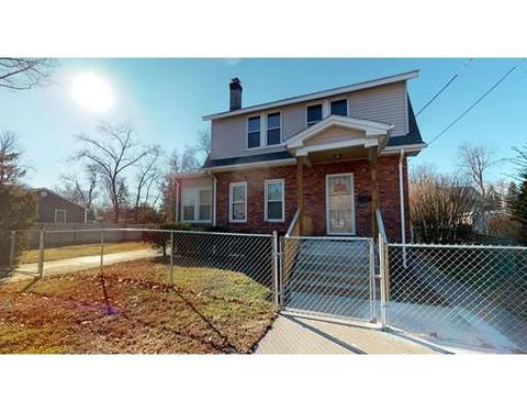 112 Leavitt St, Springfield, MA 01109 photo 1