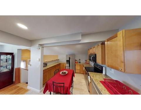 112 Leavitt St, Springfield, MA 01109 photo 5