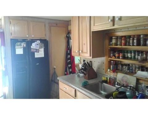 1050 Berkshire Ave, Springfield, MA 01151 photo 10