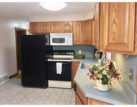 128 W Canton Cir, Springfield, MA 01104 photo 3