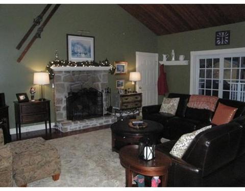 3 Blueberry Ln, Webster, MA 01570 photo 2