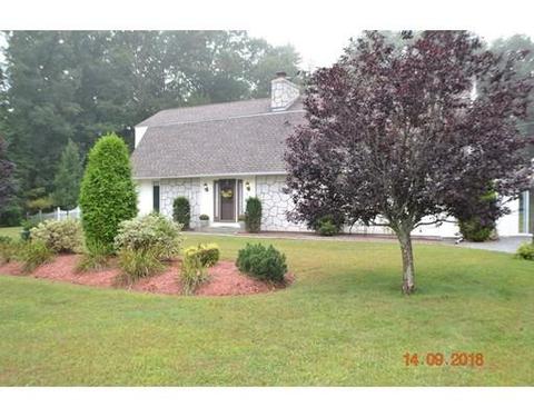 215 Maureen Cir, Burrillville, RI 02839 photo 4