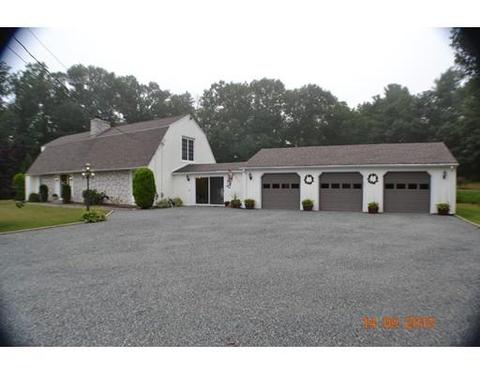215 Maureen Cir, Burrillville, RI 02839 photo 2