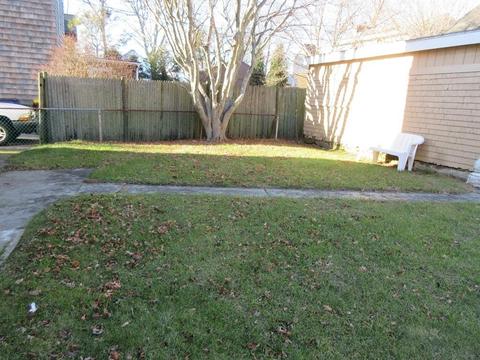 76 Howe St, Fall River, MA 02724 photo 2