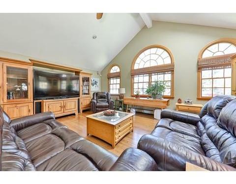 7 Birchcroft Rd, Canton, MA 02021 photo 9