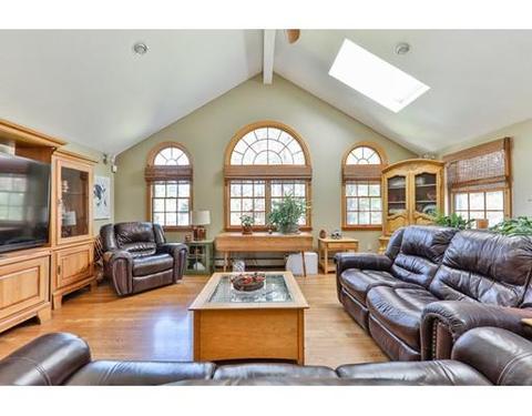 7 Birchcroft Rd, Canton, MA 02021 photo 2