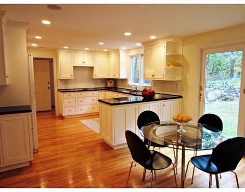 6 Trinity Ct, Wellesley, MA 02481 photo 5
