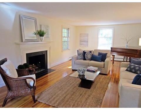 6 Trinity Ct, Wellesley, MA 02481 photo 3
