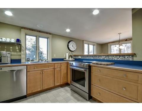 9 Columbia Ter, Dedham, MA 02026 photo 6