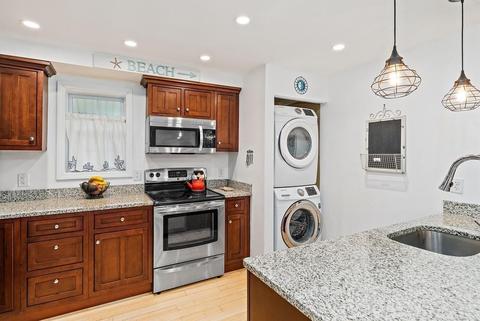 125 Hampton Cir, Hull, MA 02045 photo 10