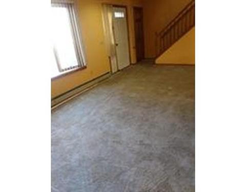 8 Fourth St, Worcester, MA 01602 photo 4
