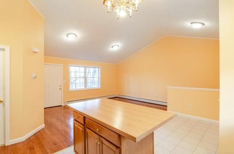 14 Blake St, Worcester, MA 01604 photo 6