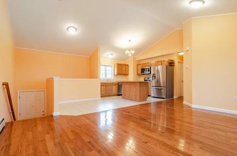 14 Blake St, Worcester, MA 01604 photo 8