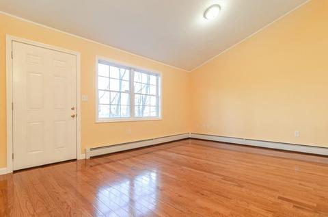 14 Blake St, Worcester, MA 01604 photo 7