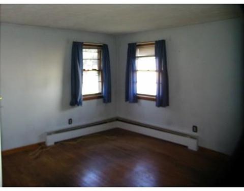 133 Oak St, Springfield, MA 01151 photo 5