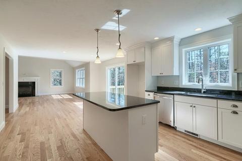 18 Chapman St, Dunstable, MA 01827 photo 2
