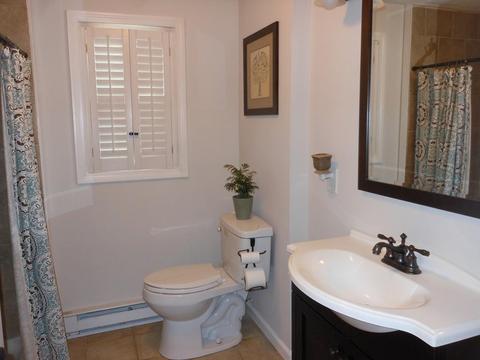 28 Pomeroy St, Easthampton, MA 01027 photo 17