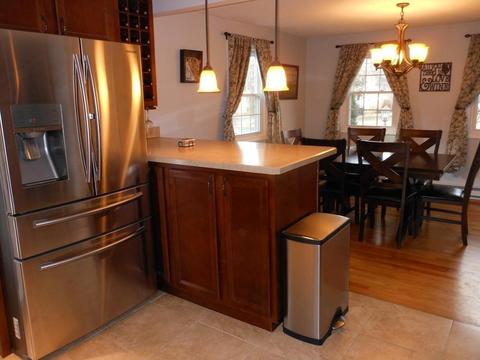 28 Pomeroy St, Easthampton, MA 01027 photo 5