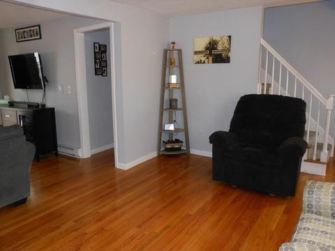 28 Pomeroy St, Easthampton, MA 01027 photo 9