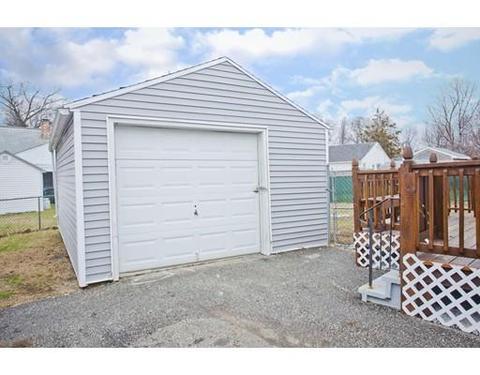 28 Barton St, Springfield, MA 01104 photo 2